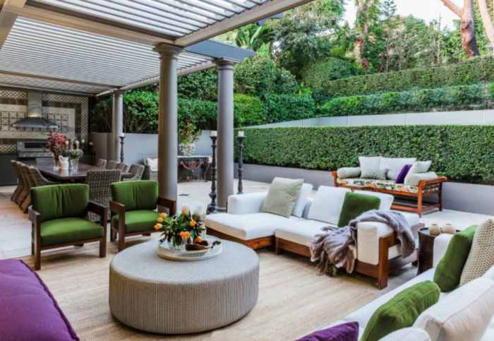 How to decorate the perfect outdoor room